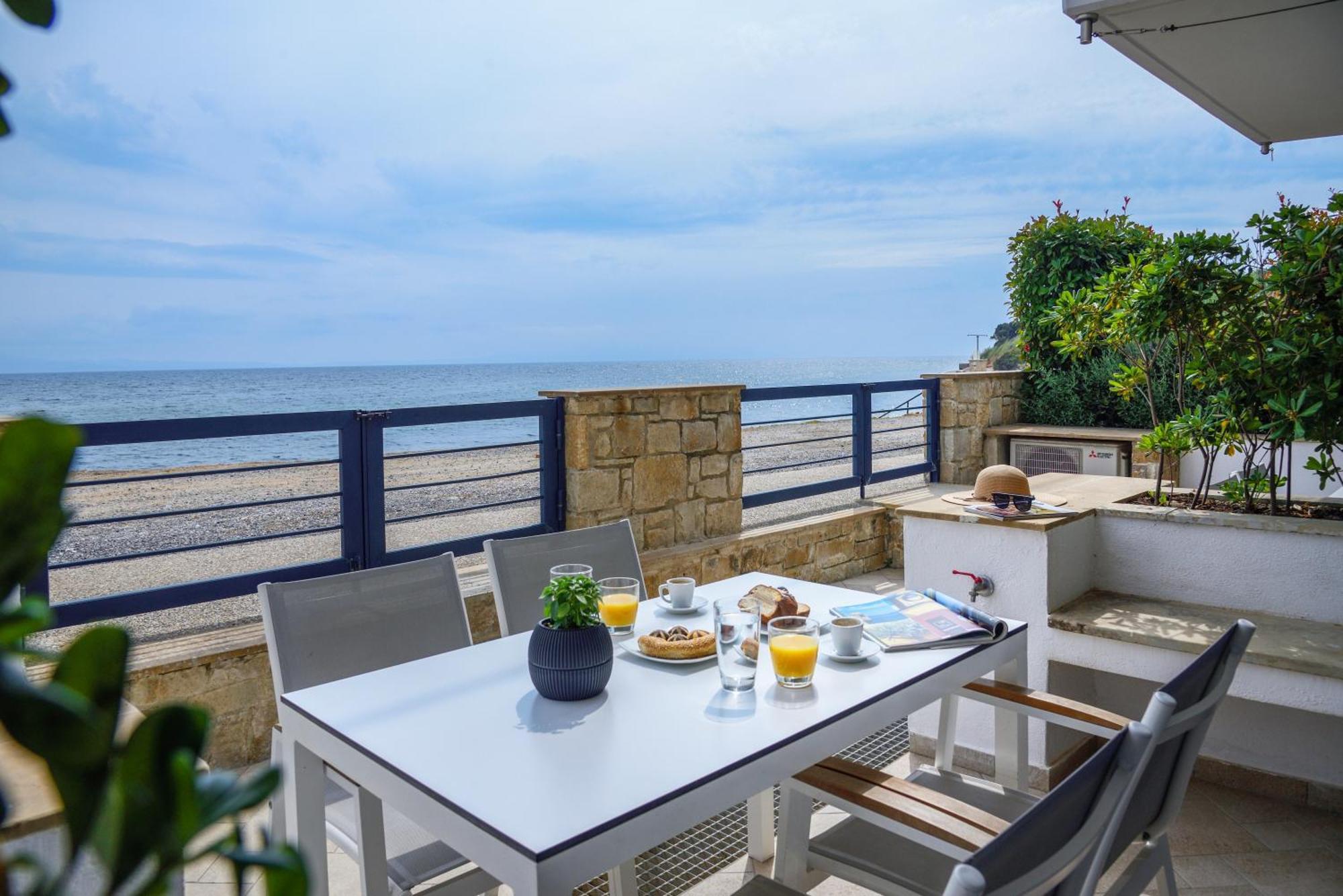 Elpiniki Luxury Apartments Nea Poteidaia Exterior photo