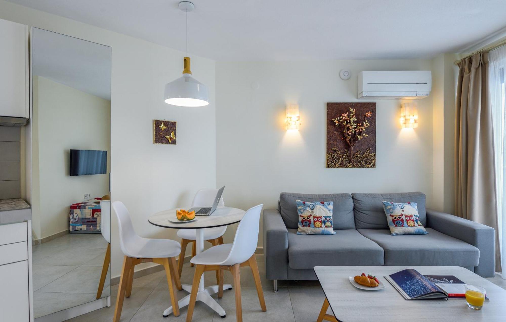Elpiniki Luxury Apartments Nea Poteidaia Exterior photo