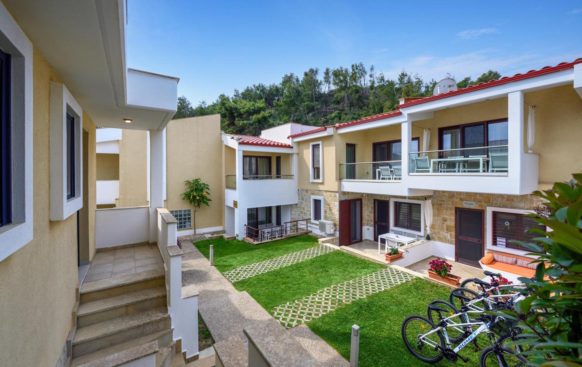 Elpiniki Luxury Apartments Nea Poteidaia Exterior photo