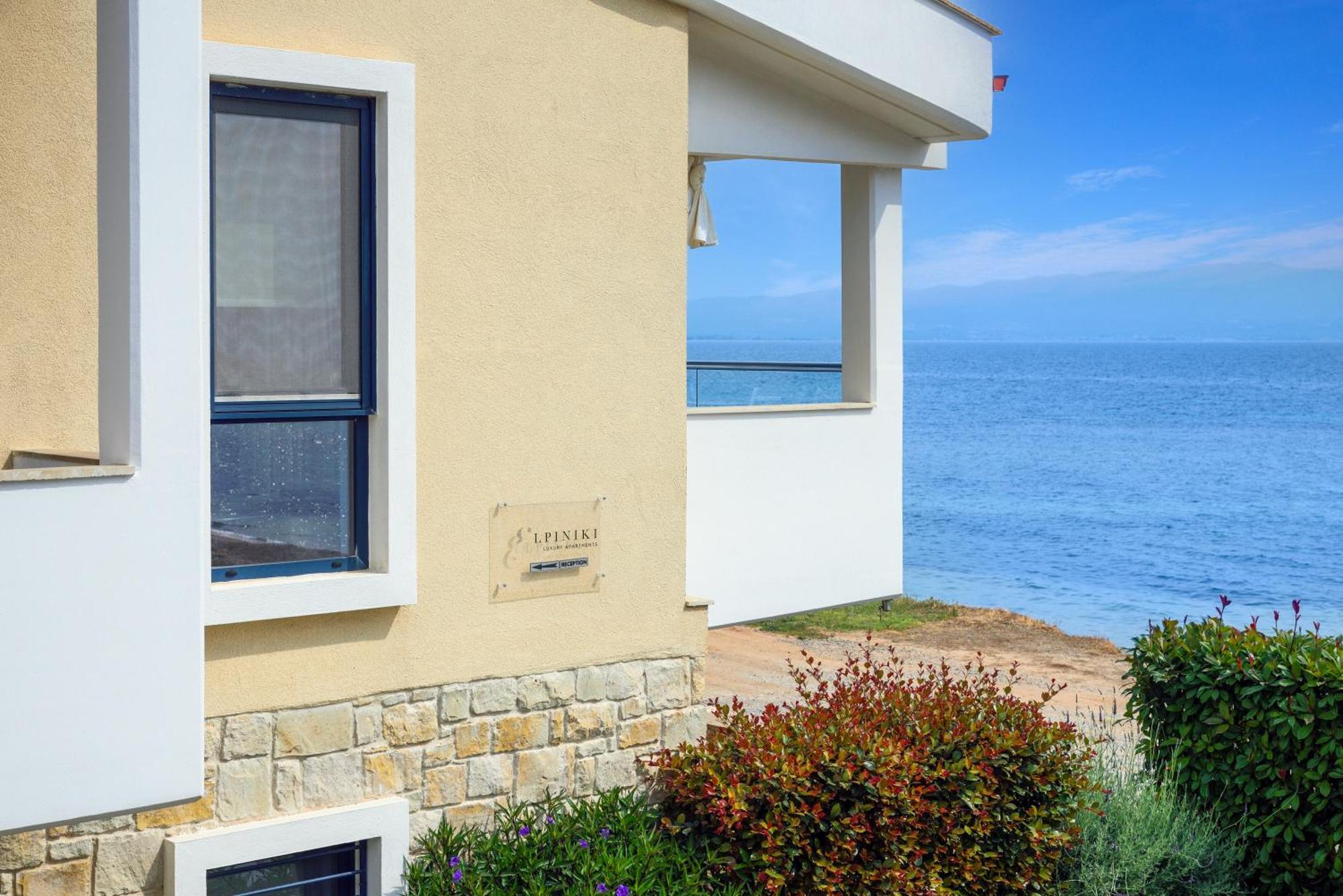 Elpiniki Luxury Apartments Nea Poteidaia Exterior photo
