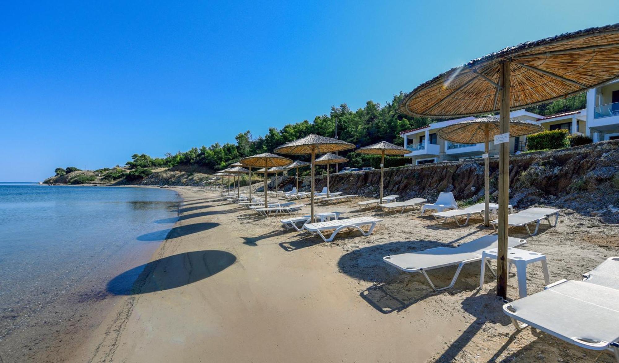 Elpiniki Luxury Apartments Nea Poteidaia Exterior photo