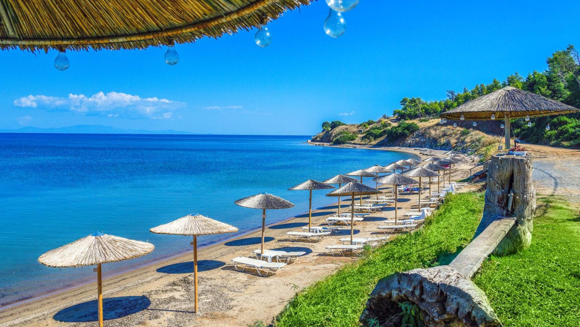 Elpiniki Luxury Apartments Nea Poteidaia Exterior photo