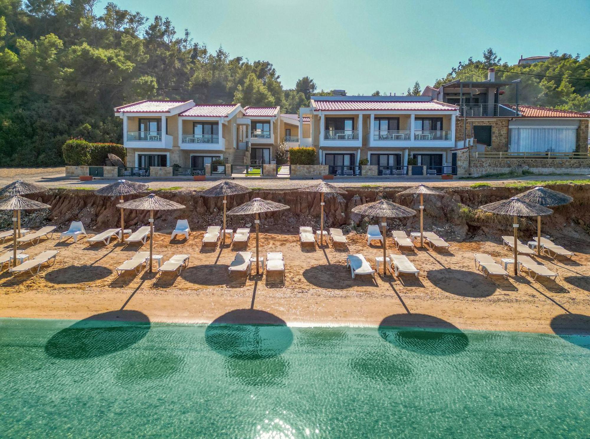 Elpiniki Luxury Apartments Nea Poteidaia Exterior photo